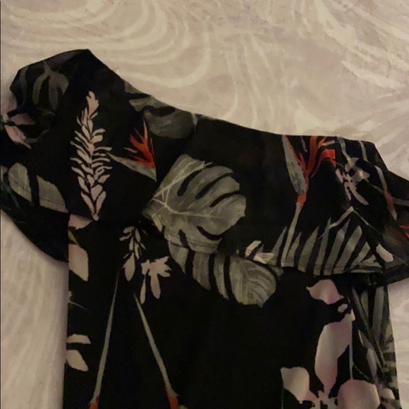 Black dress - Picture 3 of 3